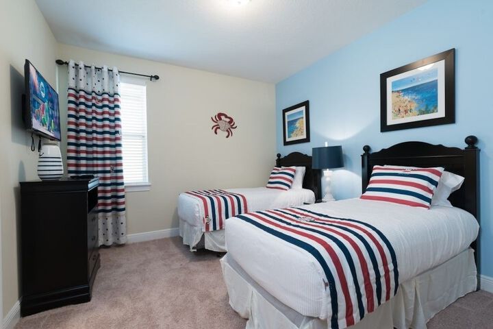 Room 3 of 32