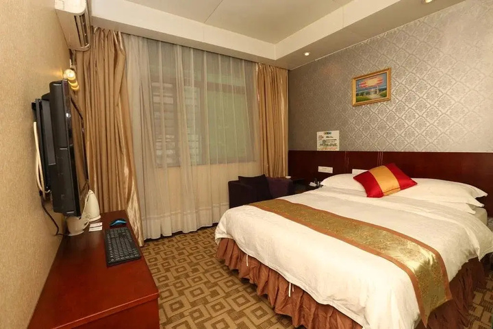 Room 5 of 9