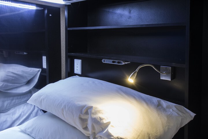 Room 16 of 40