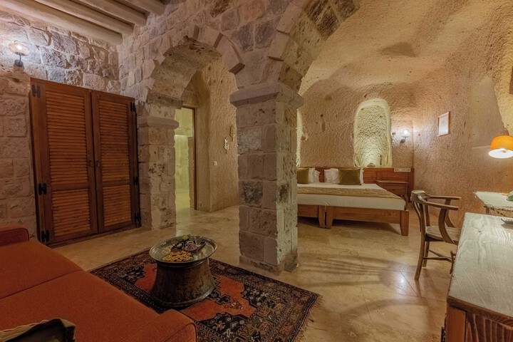 Room 3 of 86