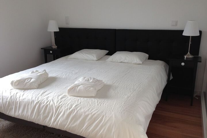 Room 9 of 37