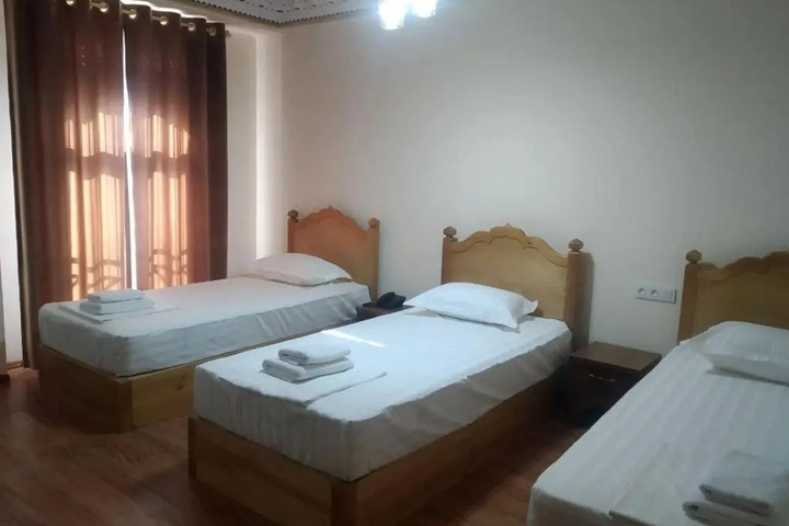 Room 4 of 19