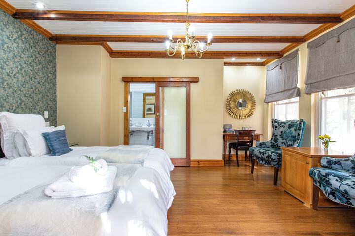 Room 16 of 37