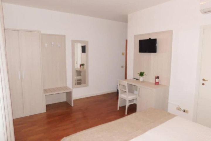 Room 19 of 42