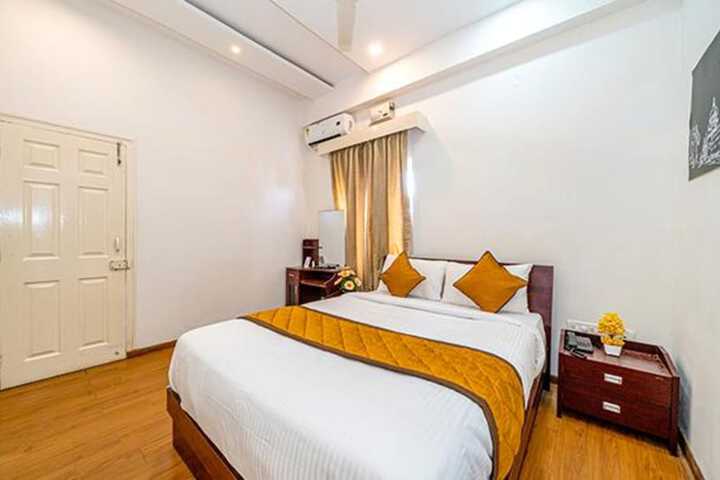 Room 18 of 37