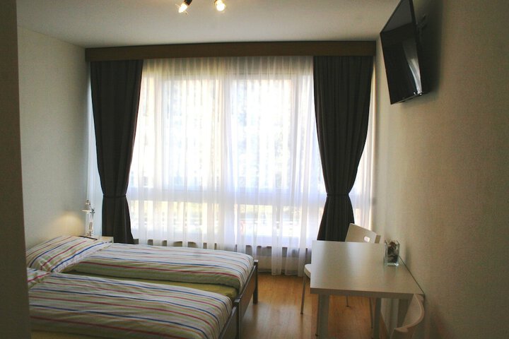 Room 18 of 34