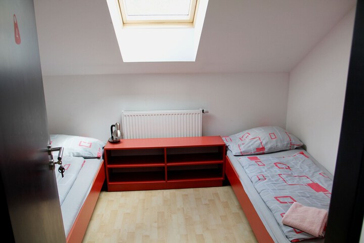 Room 3 of 39