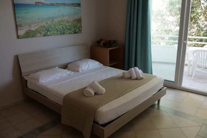 Room 10 of 55