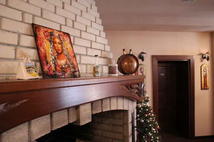Lounge 74 of 85