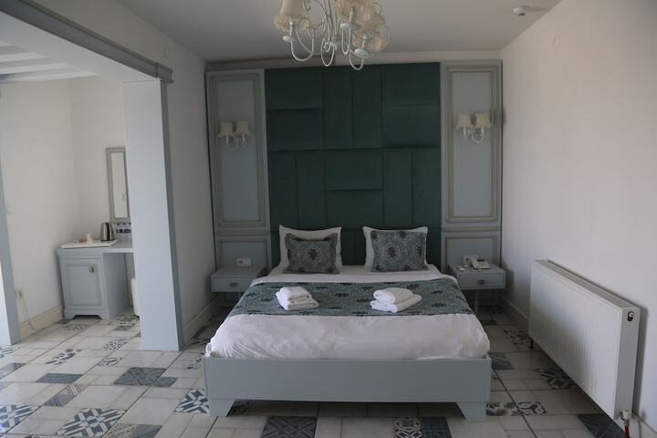 Room 10 of 125