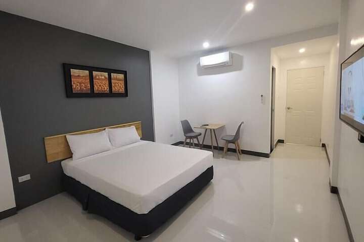 Room 13 of 40