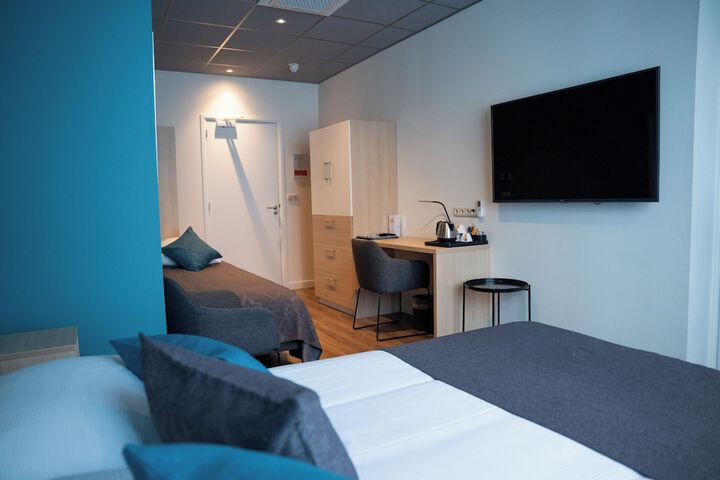 Room 9 of 70