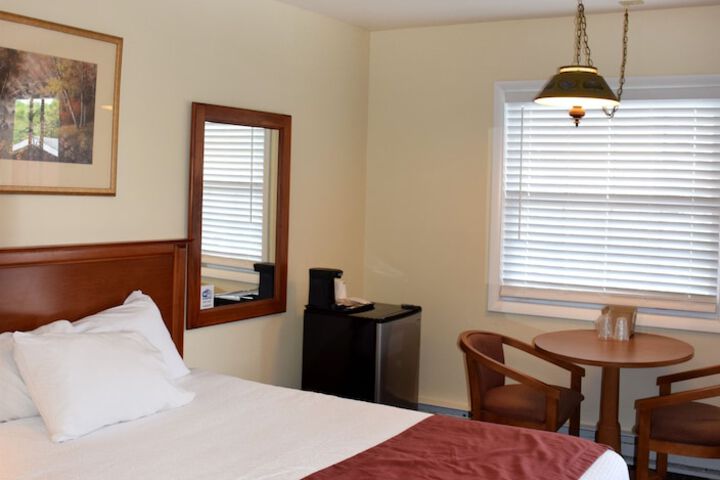 Room 2 of 30