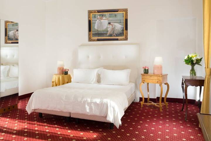 Room 3 of 39