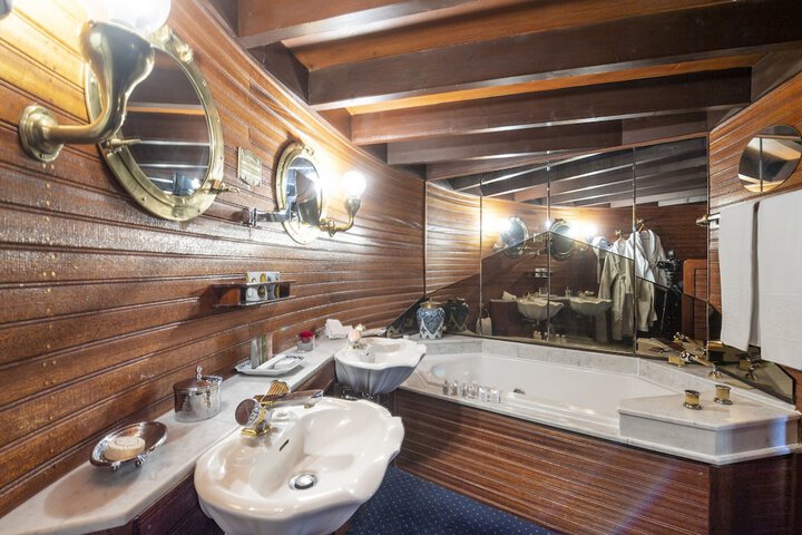 Room 40 of 71