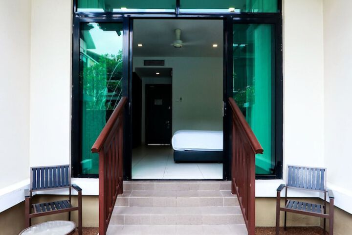 Room 3 of 34
