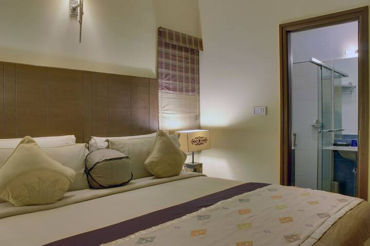 Room 7 of 27