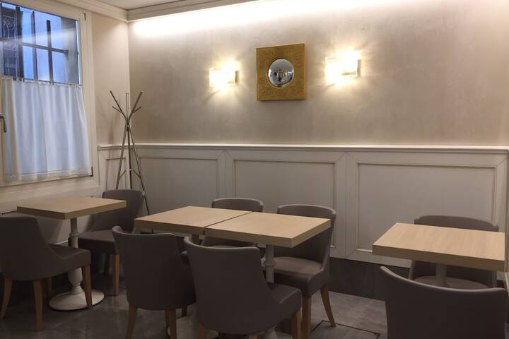 Breakfast area