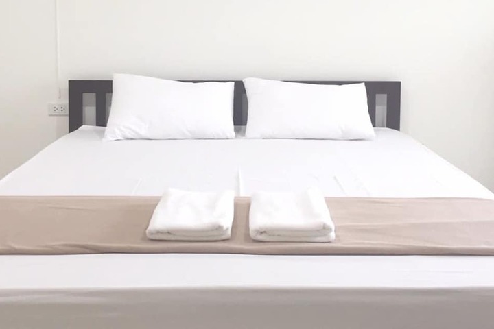 Room 4 of 72