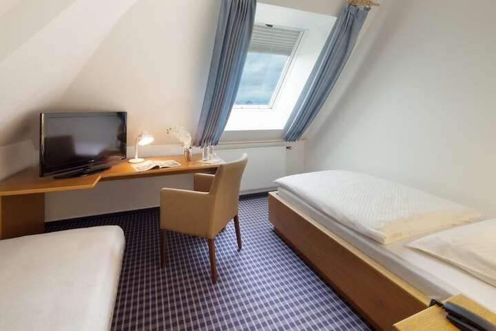 Room 2 of 13