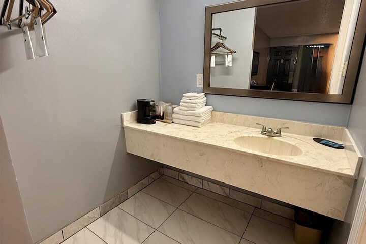 Room 51 of 79