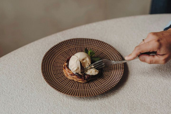Dining 48 of 96