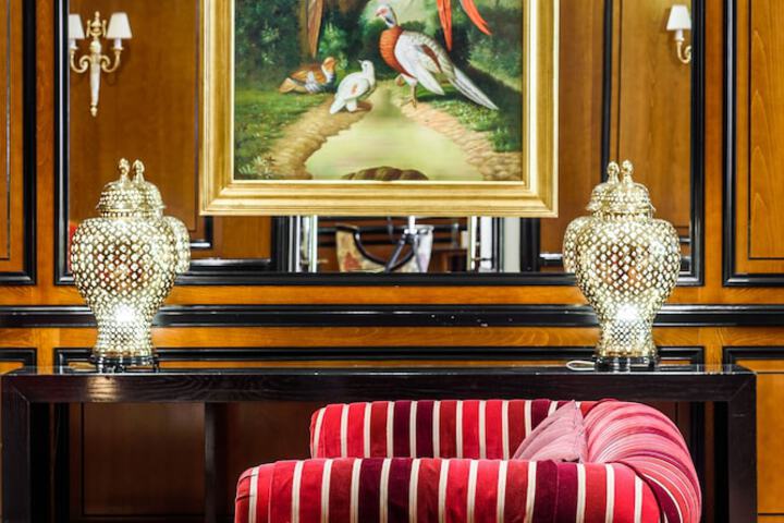 Entrance & Lobby