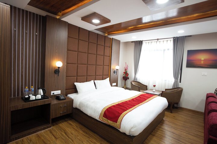 Room 12 of 28