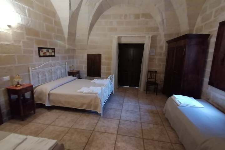 Room 15 of 85