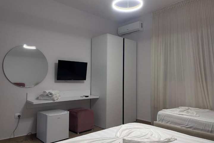 Room 28 of 71