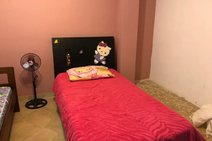 Room 2 of 10