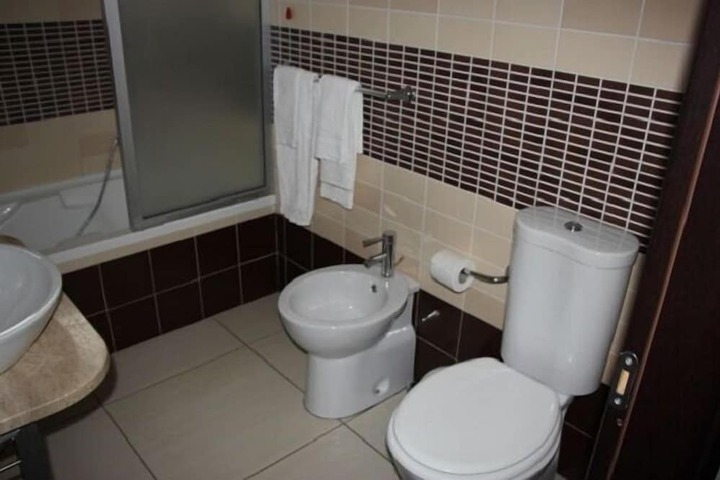 Room 10 of 26