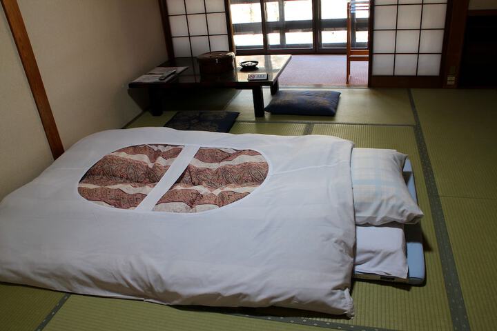 Room 9 of 35