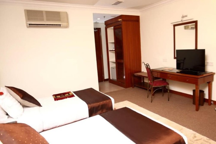 Room 12 of 51