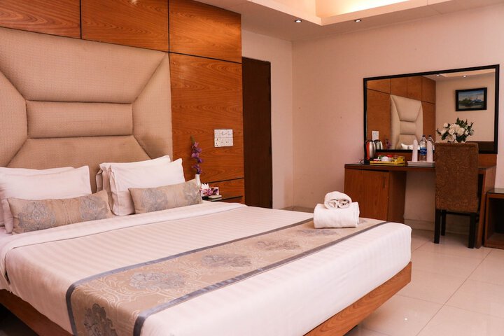 Room 10 of 48