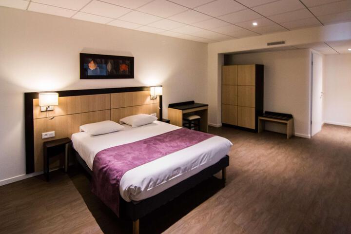 Room 19 of 35