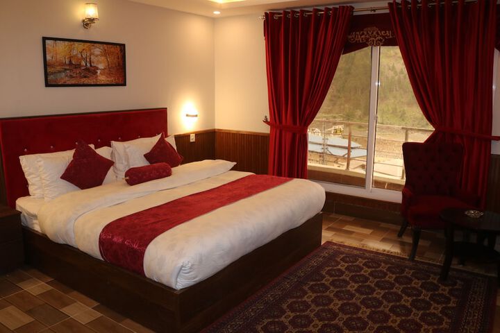 Room 12 of 24