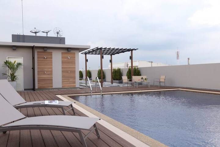 Pools & Facilities