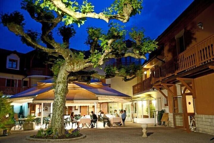 Hotel Exterior 41 of 55