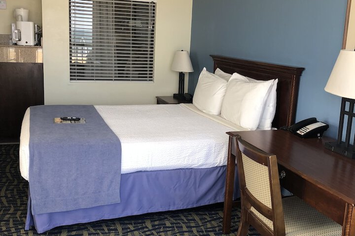 Room 7 of 37