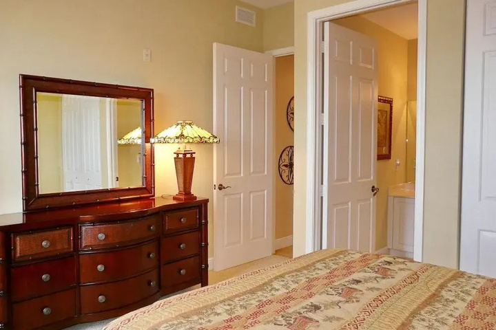 Room 4 of 14