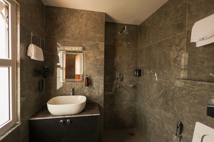 Room 16 of 27
