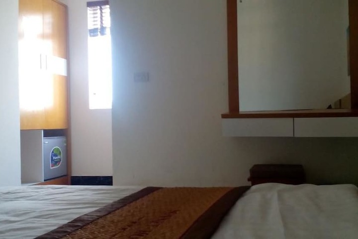 Room 5 of 14