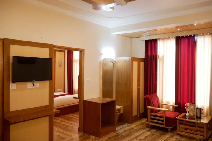Room 18 of 37