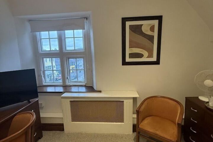 Room 44 of 86
