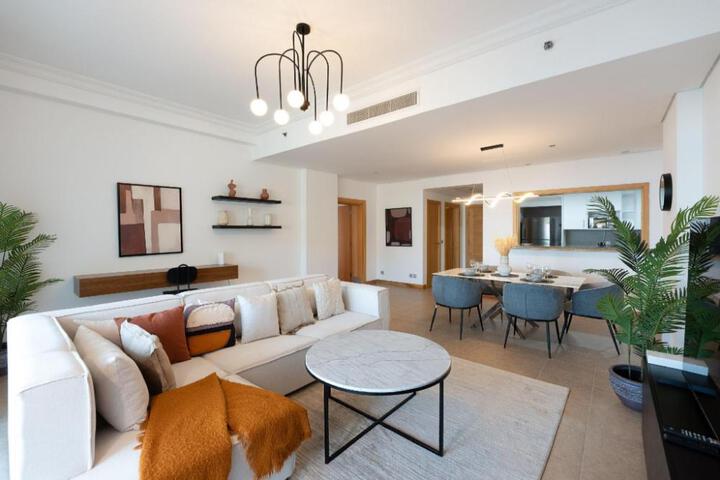 Amazing 1BR at the Palm w / Beach & Pool Access