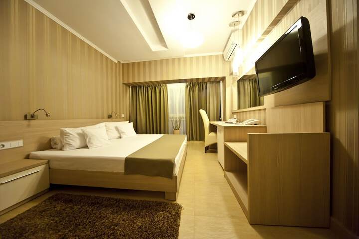 Room 10 of 44