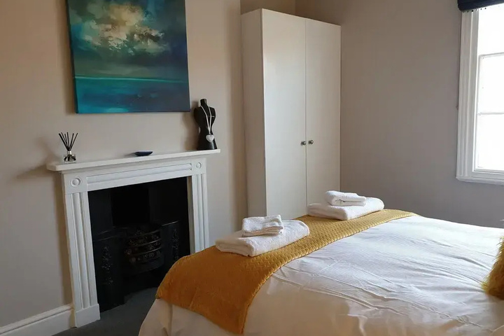 Room 2 of 21