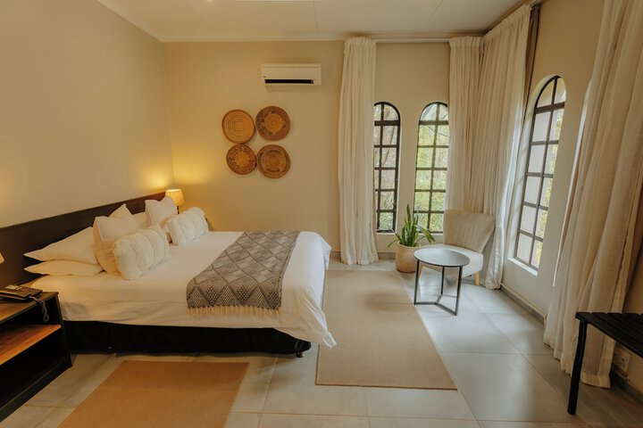 Room 35 of 77