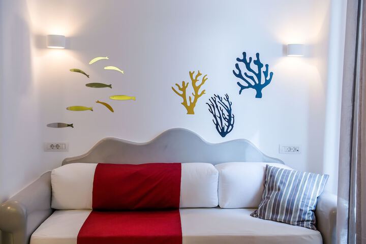 Room 85 of 230